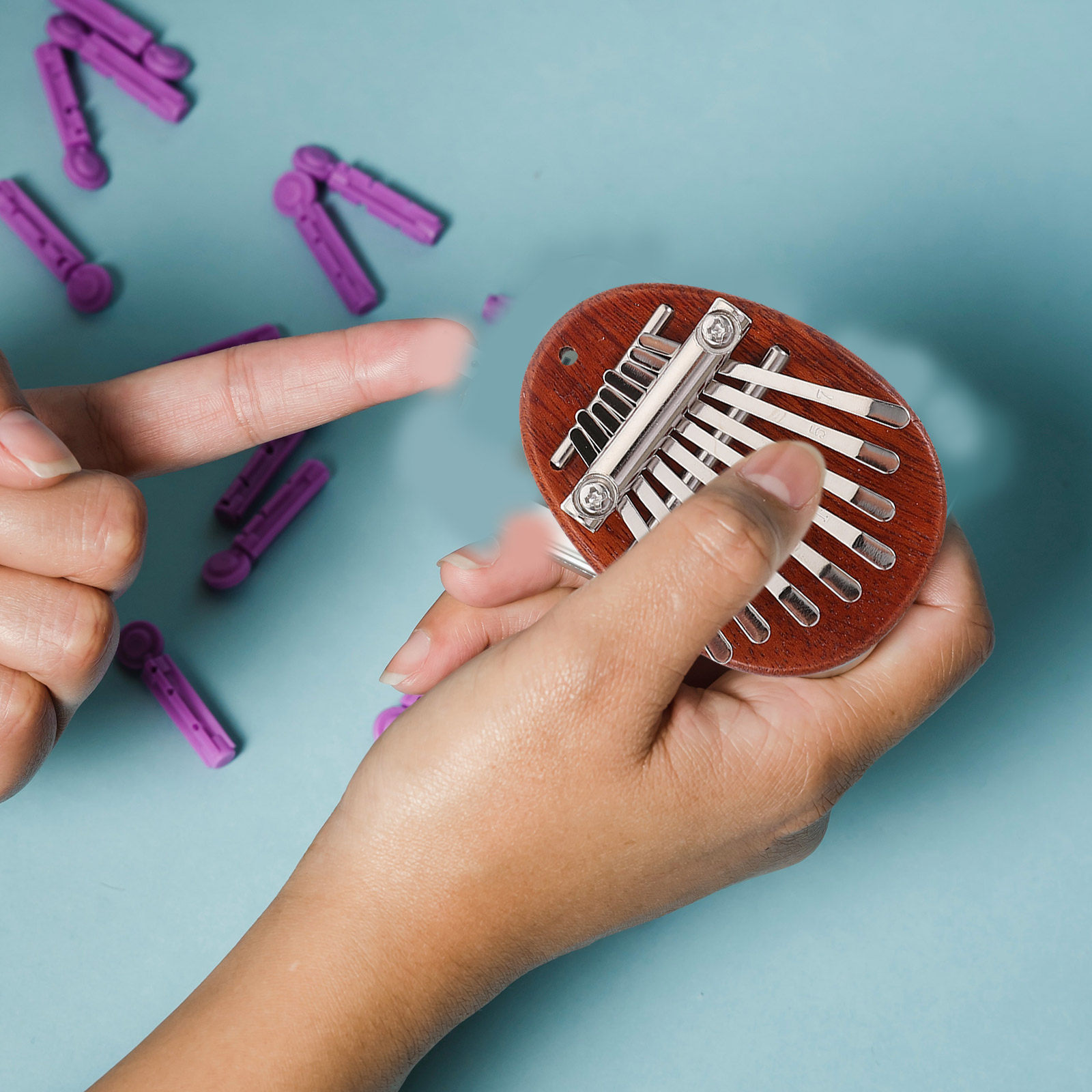 1Set Kalimba Thumb Piano Mini  - A Musical Instrument With Keys recensione e prezzo
