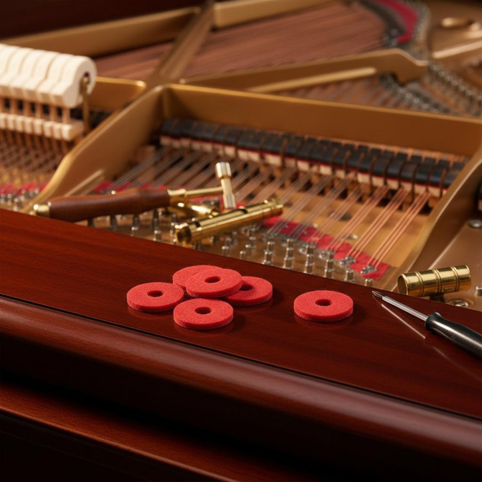 Red Piano Key Washer Small Rou - A Musical Instrument With Keys recensione e prezzo