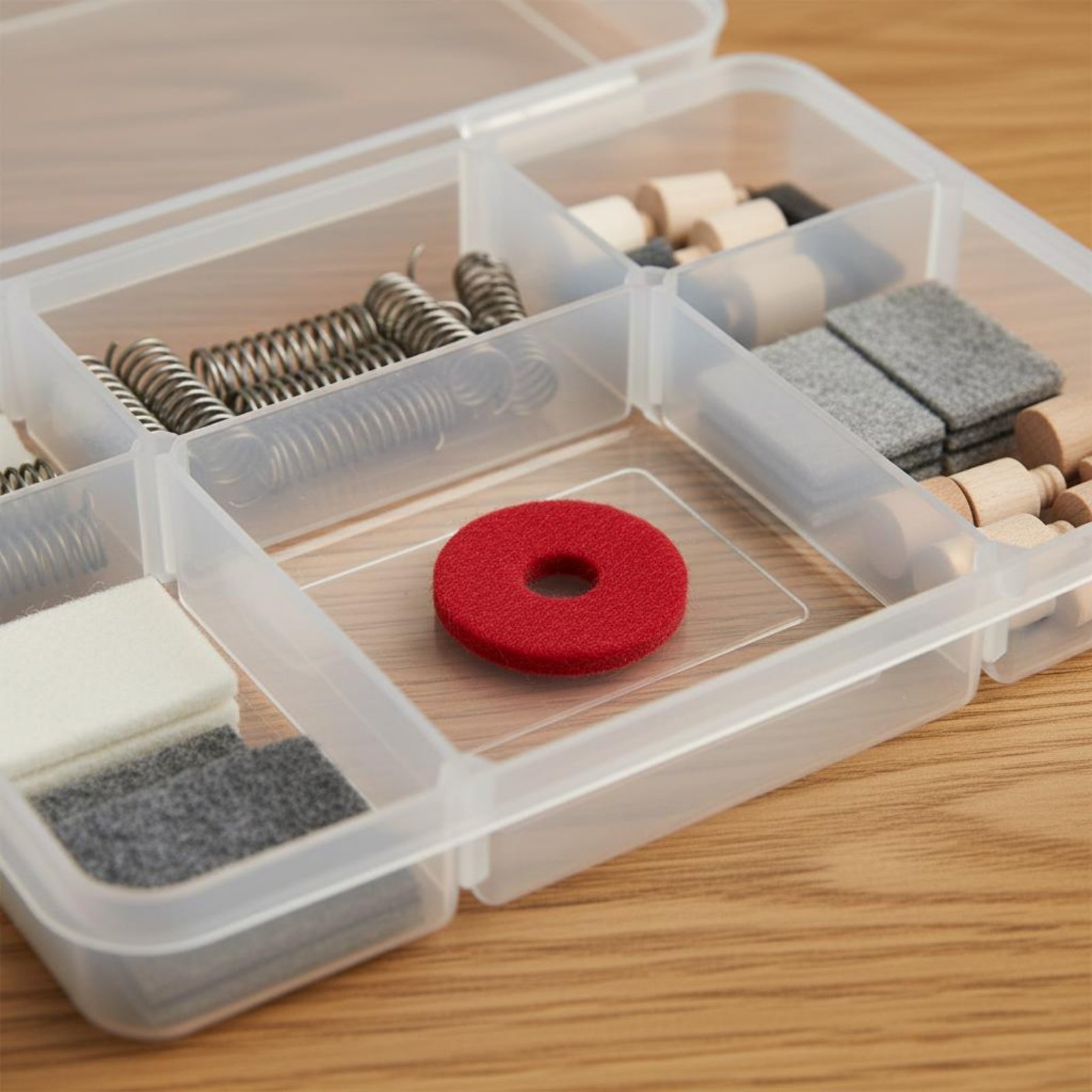 Red Piano Key Washer Small Rou - A Musical Instrument With Keys recensione e prezzo