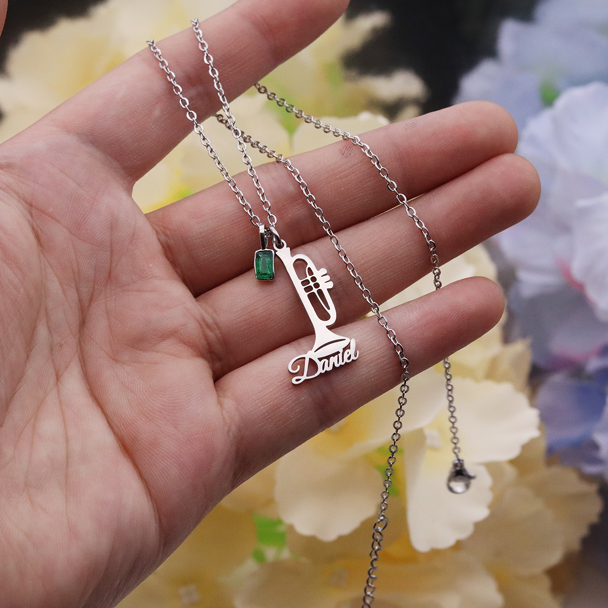 Custom Name Trumpet Necklace S - Musical Instrument Name recensione e prezzo